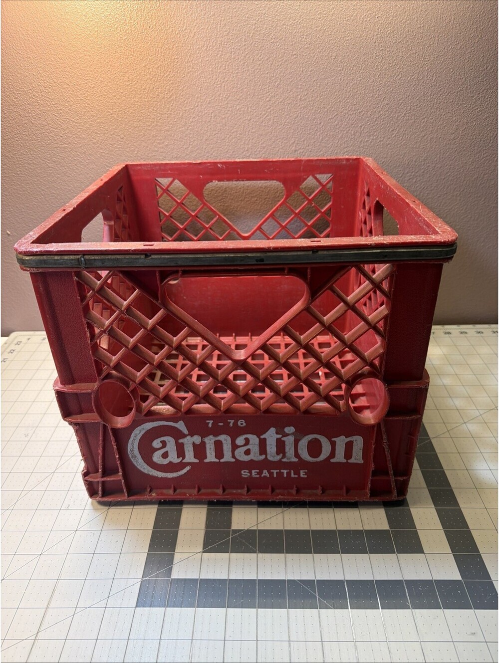 7-76 Carnation Seattle Plastic Vtg Milk Crate Basket